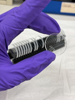 Quartz sample holder